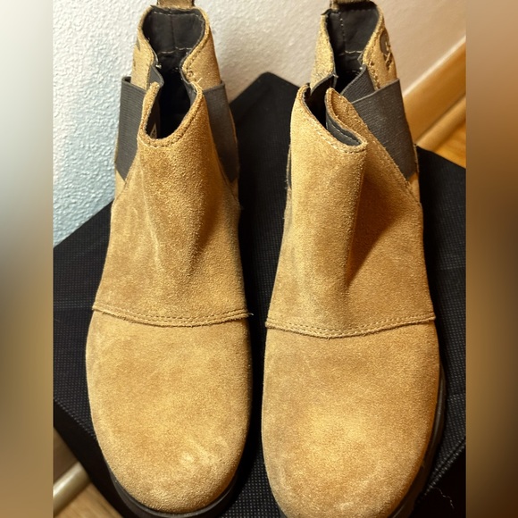 Sorel Emelie Chelsea Boots Beige Brown Suede Stretch Ankle women’s 5 - Picture 4 of 7